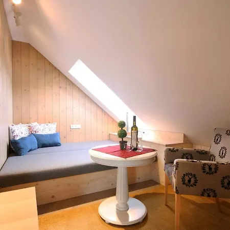 Almliesl Gruppenhaus Puch-625 Holiday home *